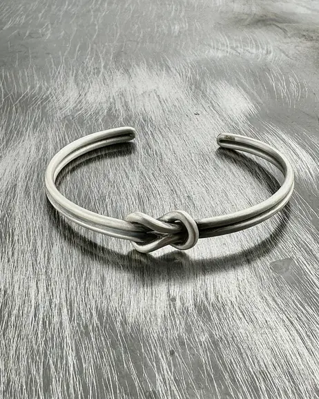Srebrna sztywna bransoletka REEF KNOT 6