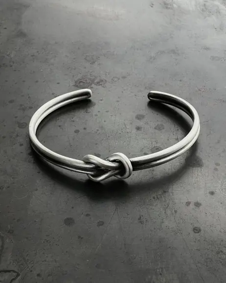 Srebrna sztywna bransoletka REEF KNOT 4