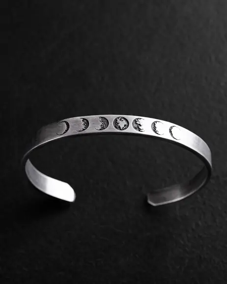 Srebrna sztywna bransoletka MOON PHASE