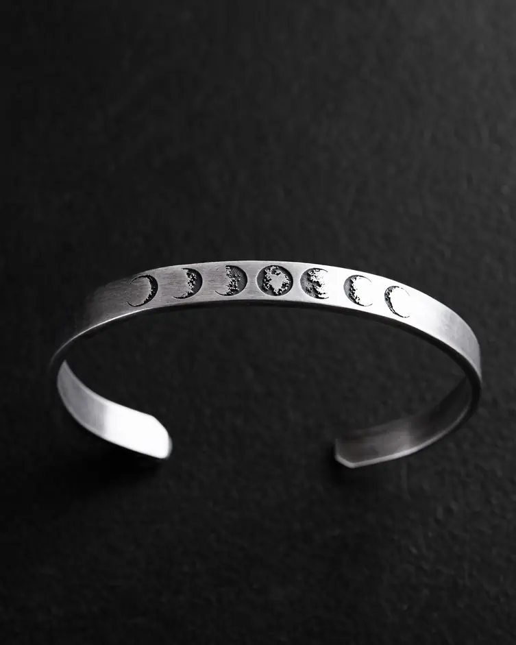 Srebrna sztywna bransoletka MOON PHASE