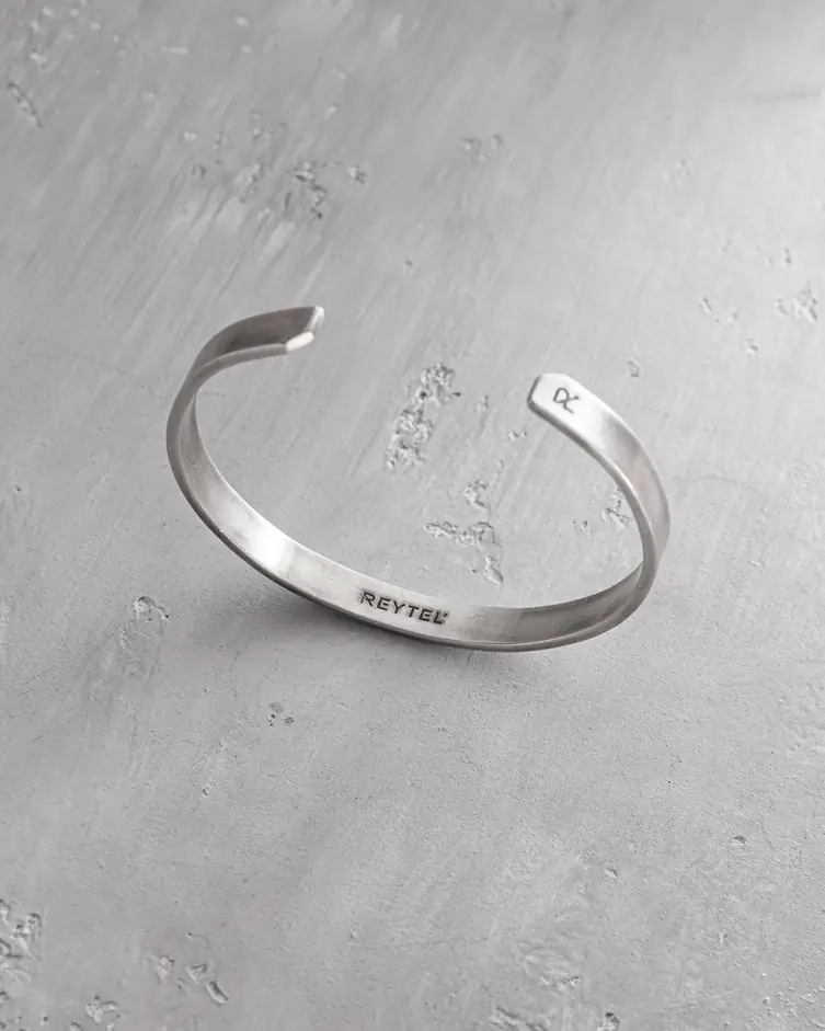 Srebrna sztywna bransoletka MOON PHASE 6