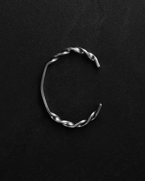 Srebrna sztywna bransoletka ESPIRAL 6