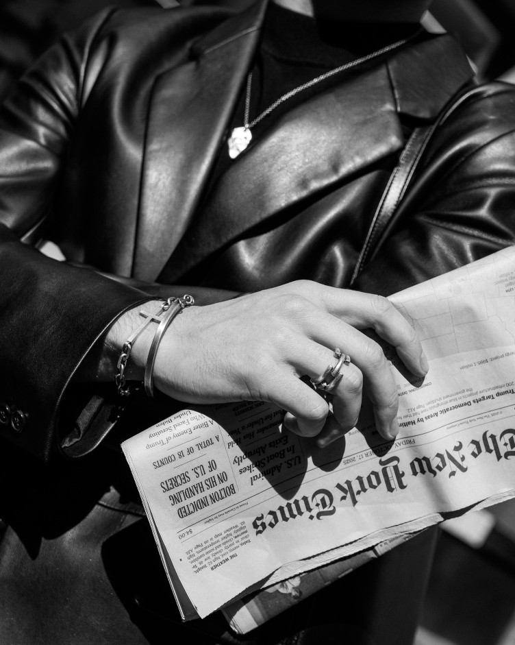 Srebrna sztywna bransoletka DENKEN 11