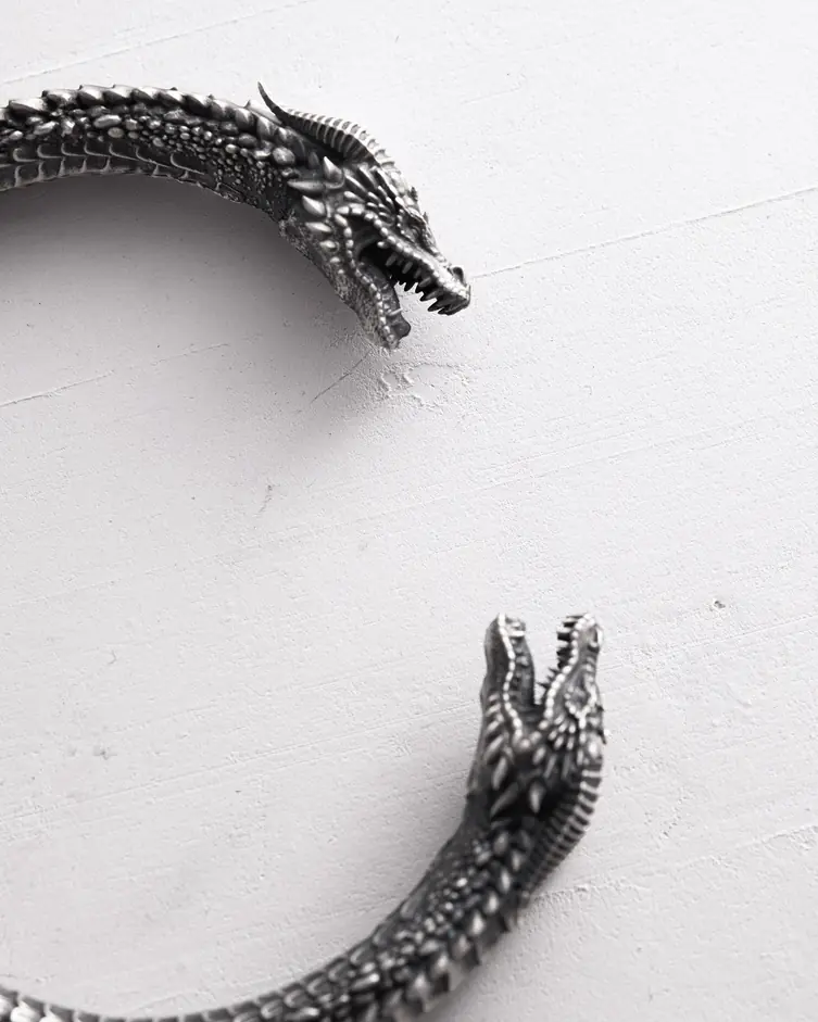 Srebrna sztywna bransoletka KAMPF DER DRACHEN 10