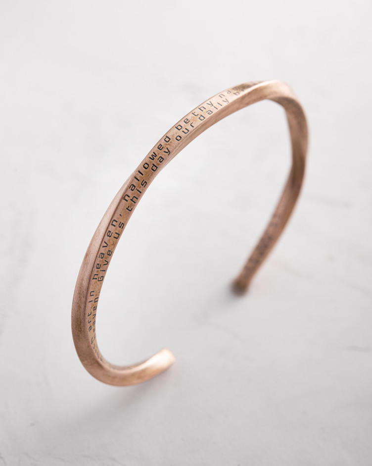 Sztywna bransoleta THE LORD'S PRAYER – OUR FATHER z czerwonego złota 4