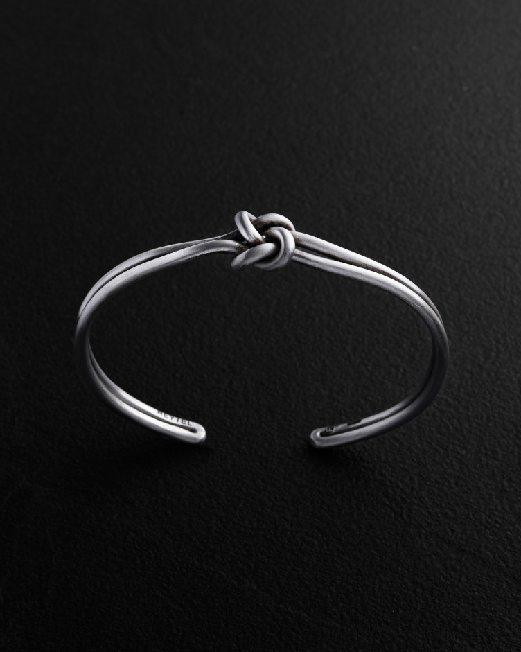 Srebrna sztywna bransoletka TAPPERHET 9