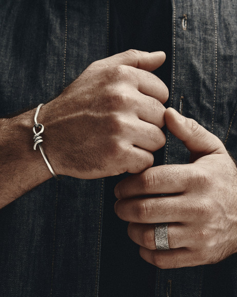 Srebrna sztywna bransoletka BOUCLE 3