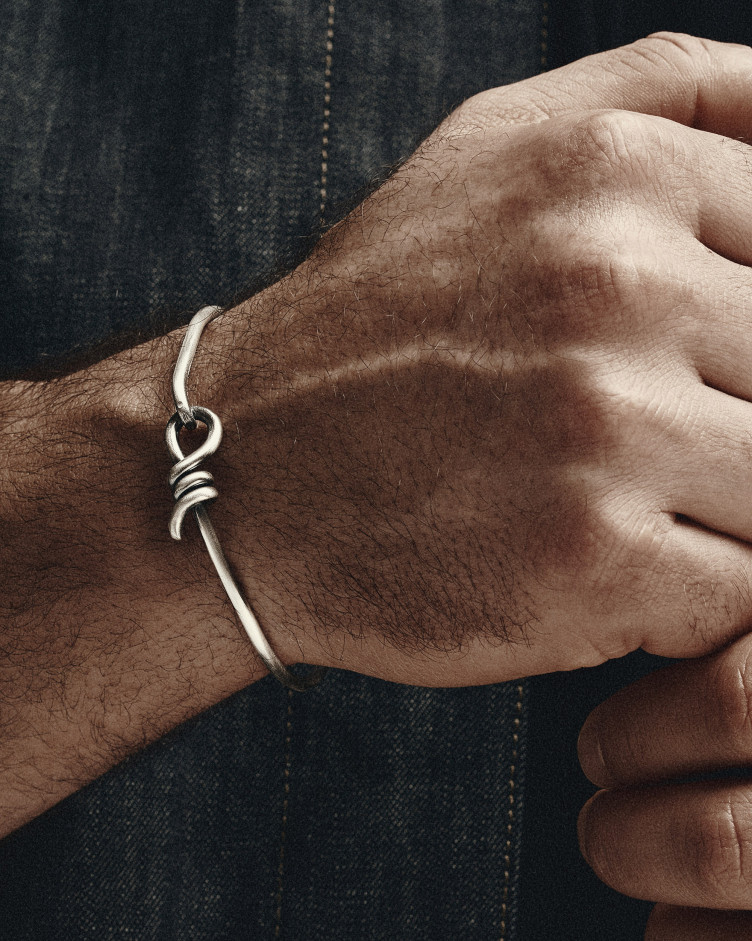 Srebrna sztywna bransoletka BOUCLE