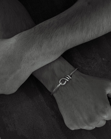 Srebrna sztywna bransoletka BOUCLE 2