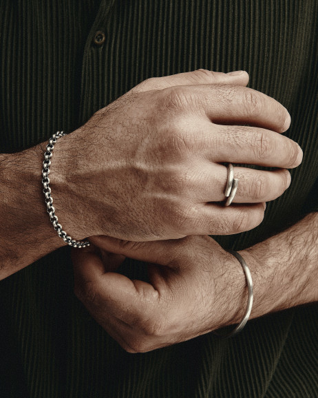 Srebrna sztywna bransoletka KLOEK 3