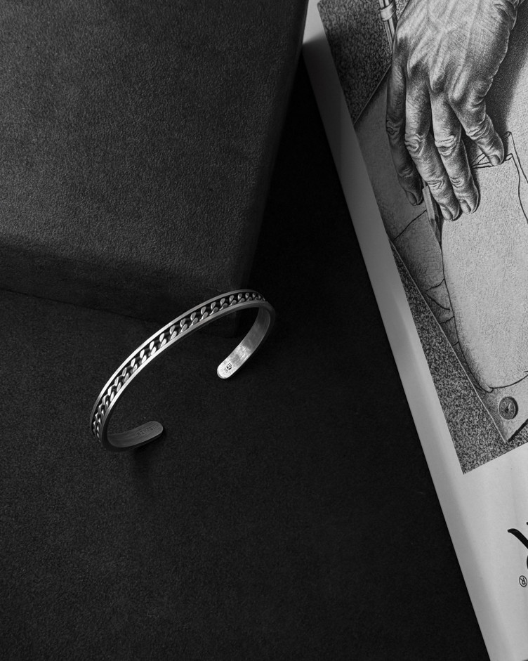 Srebrna sztywna bransoletka VIRTUS 3
