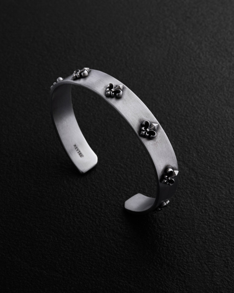 Srebrna sztywna bransoletka FLEUR DE LIS