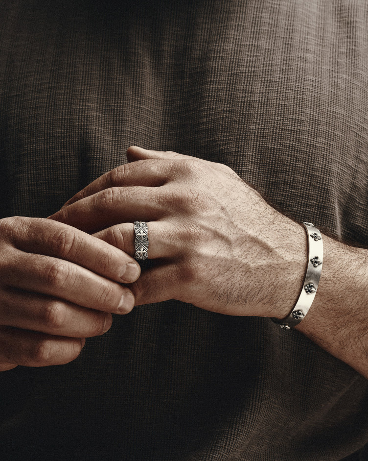 Srebrna sztywna bransoletka FLEUR DE LIS 2