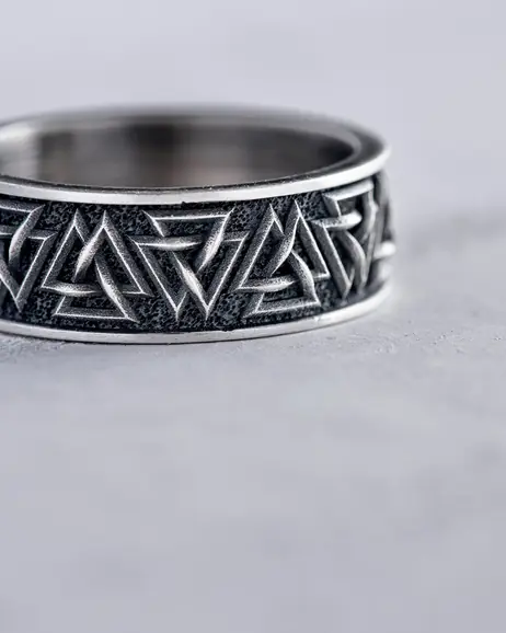 Srebrny pierścień VALKNUT 5