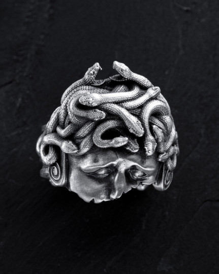 Srebrny pierścień WOUNDED MEDUSA