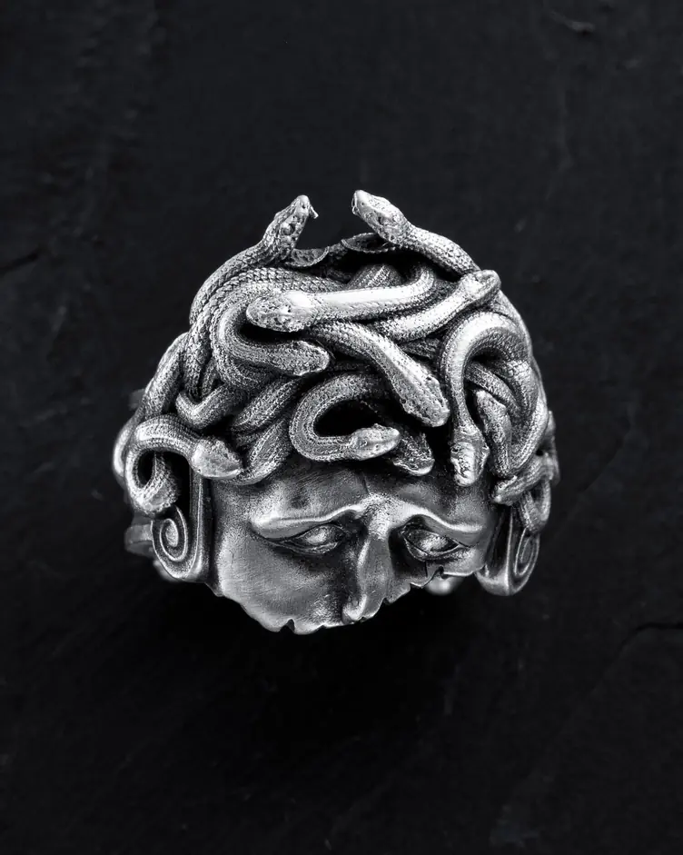 Srebrny pierścień WOUNDED MEDUSA