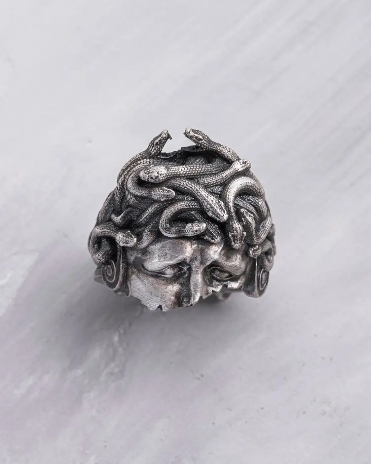 Srebrny pierścień WOUNDED MEDUSA 12