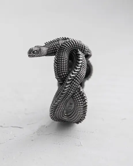 Srebrny pierścień JÖRMUNGANDR 9