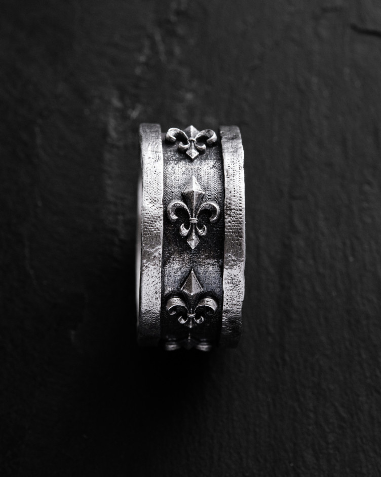 Srebrny pierścień FLEUR DE LIS 2