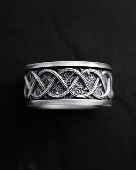 Srebrny pierścień THORN CROWN
