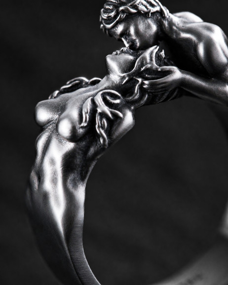 Srebrny pierścień THE KISS 2