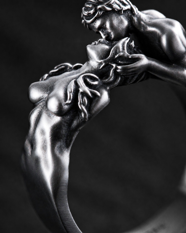 Srebrny pierścień THE KISS 2