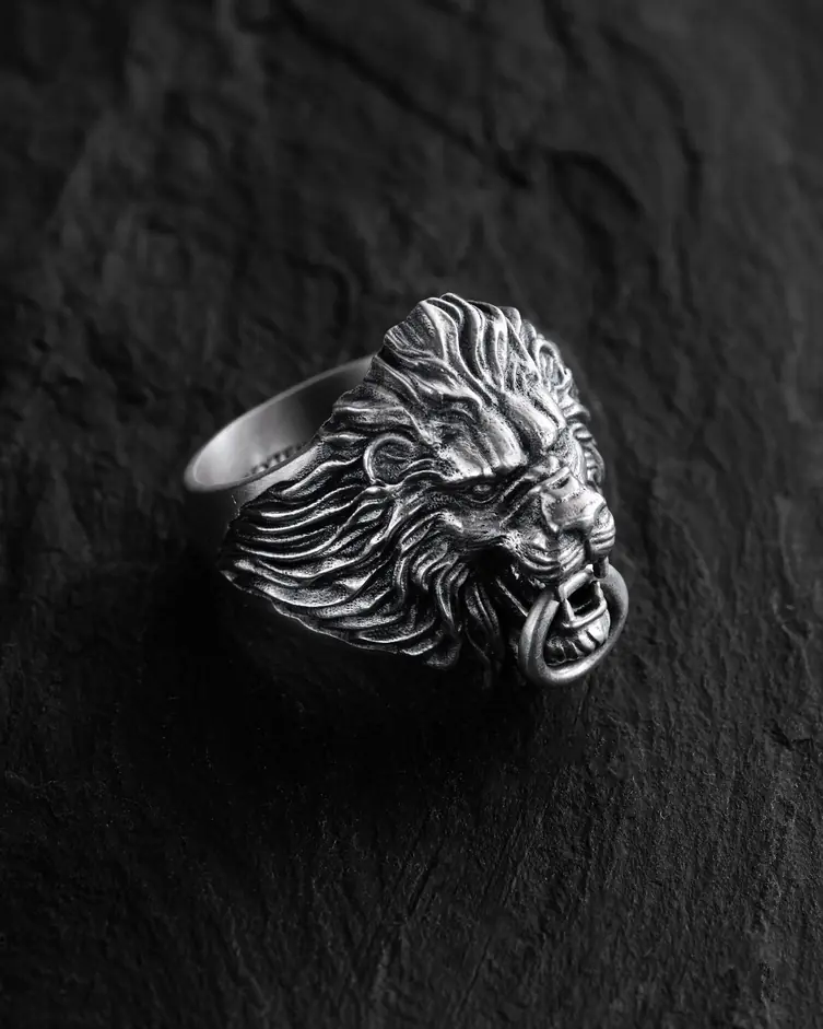 Srebrny pierścień THE LION 5