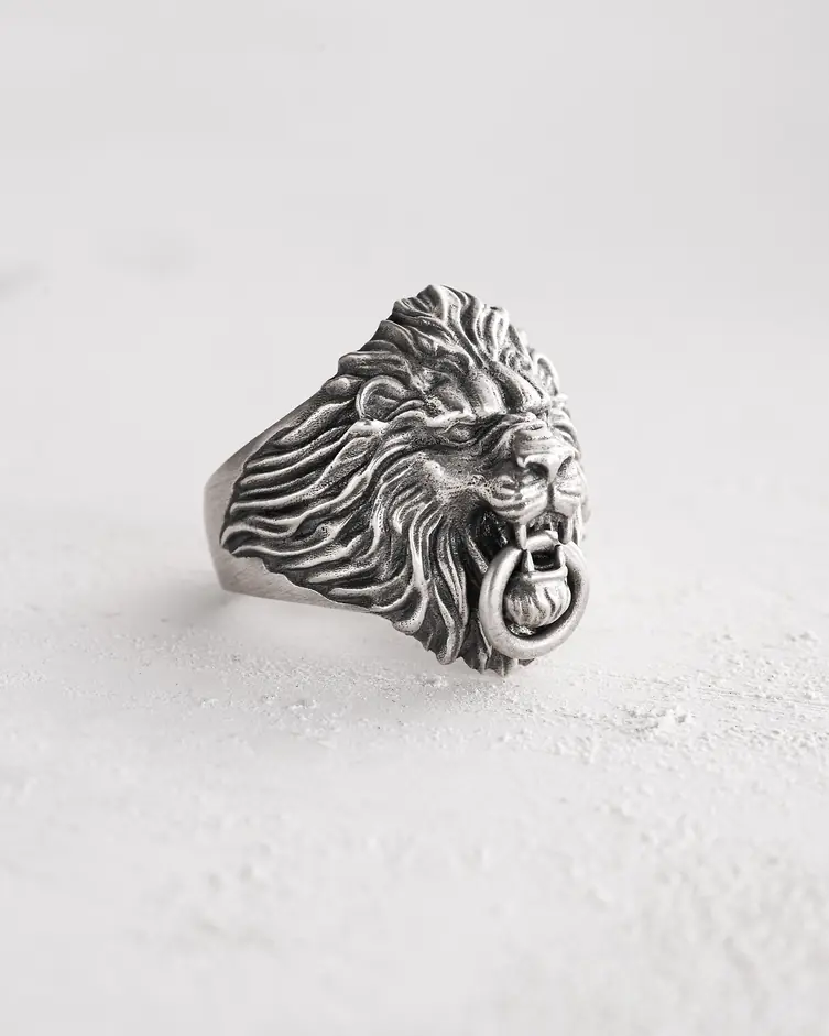 Srebrny pierścień THE LION 6