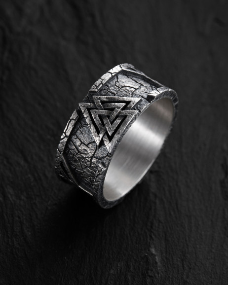 Srebrny pierścień VALKNUT. RUNES 3