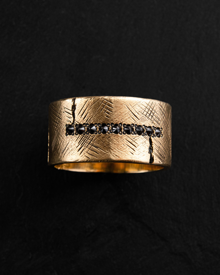 Pierścień ERVARING. BLACK DIAMONDS (żółte złoto) 2