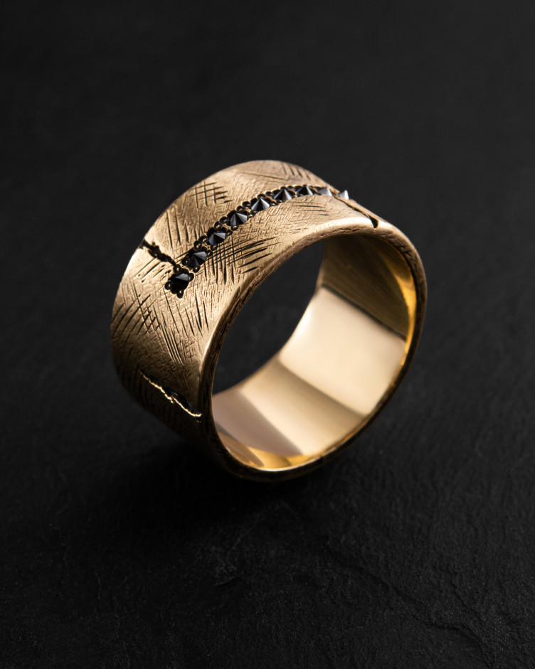 Pierścień ERVARING. BLACK DIAMONDS (żółte złoto) 3