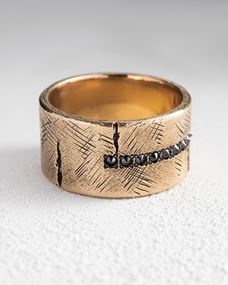 Pierścień ERVARING. BLACK DIAMONDS (żółte złoto)