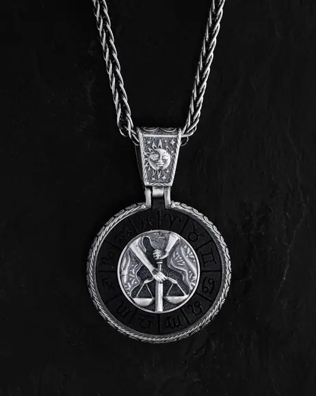 Srebrny wisiorek Znak zodiaku - WAGA z hebanem