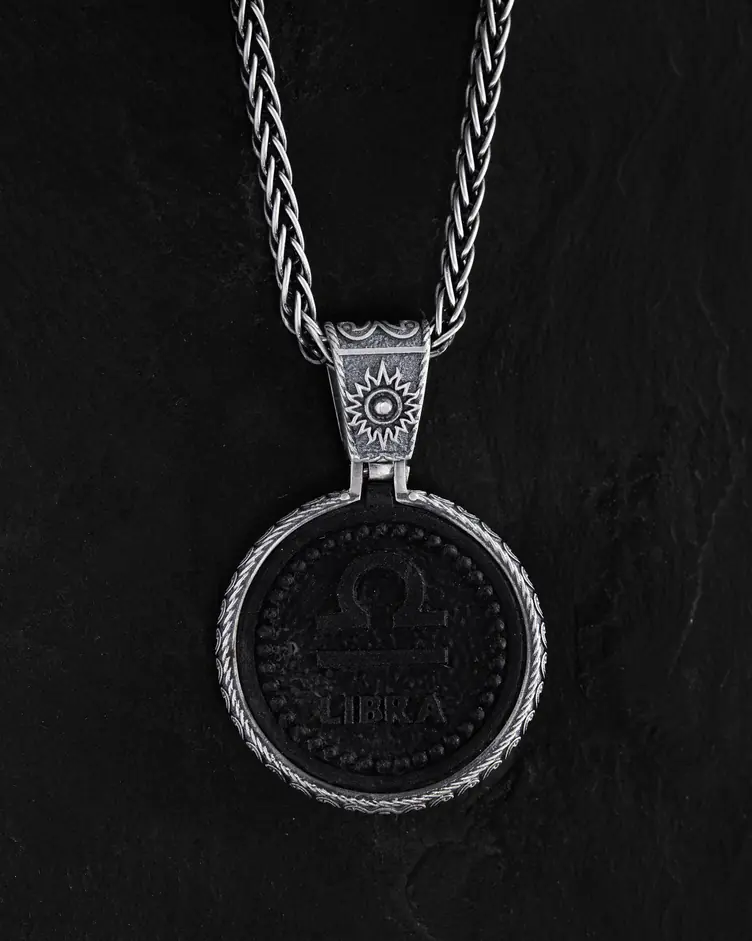 Srebrny wisiorek Znak zodiaku - WAGA z hebanem 10