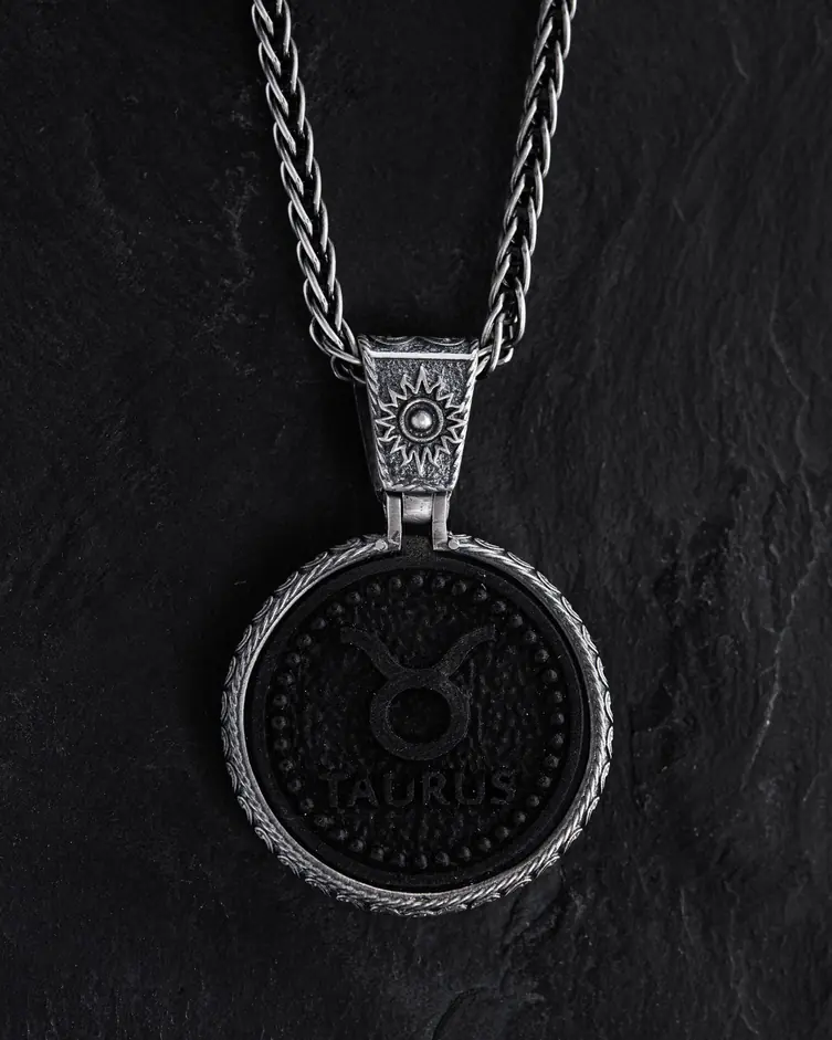 Srebrny wisiorek Znak zodiaku - BYK z hebanem 10