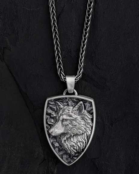 Srebrny wisiorek - tarcza WOLF