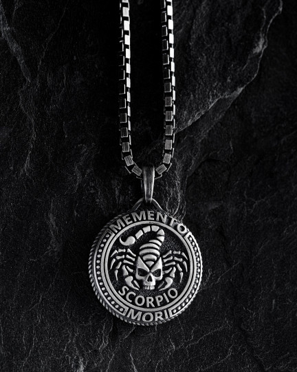 Wisiorek Znak zodiaku - SCORPIO. MEMENTO MORI (skorpion) - 1031