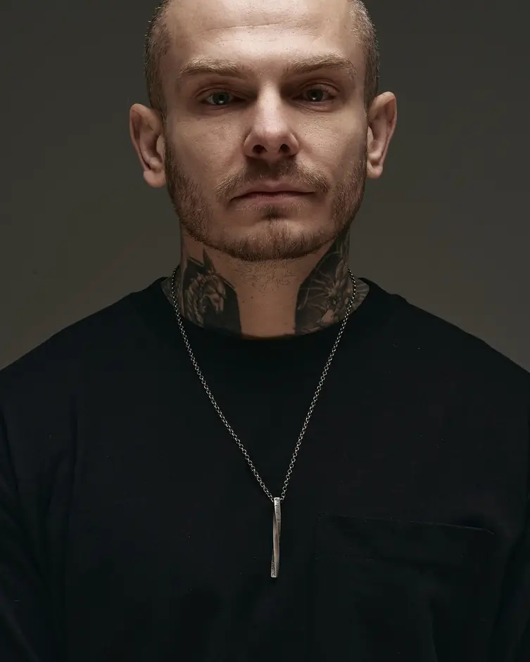 Srebrny wisiorek na łańcuszku RUNY - OBEREGI 4