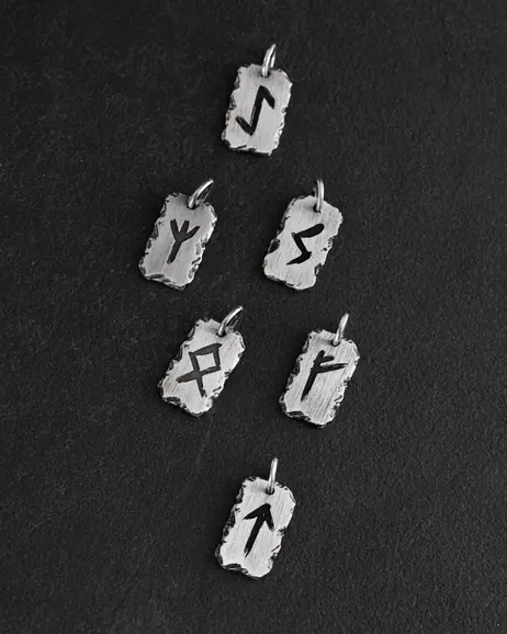 Srebrny wisiorek RUNA AMULET - ALGIZ 7
