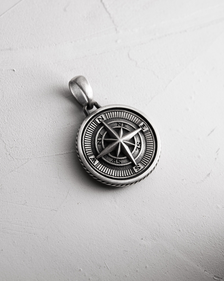 Srebrny wisiorek COMPASS. POLAR STAR 4