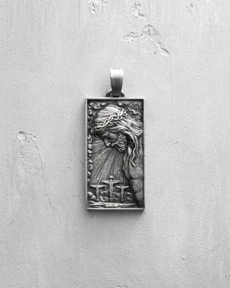 Srebrny wisiorek JESUS WITH CROWN OF THORNS 5