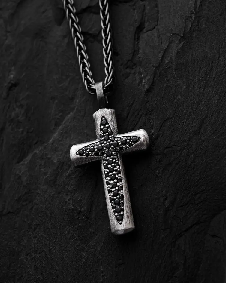 Srebrny krzyż SKINA. BLACK STONES 5