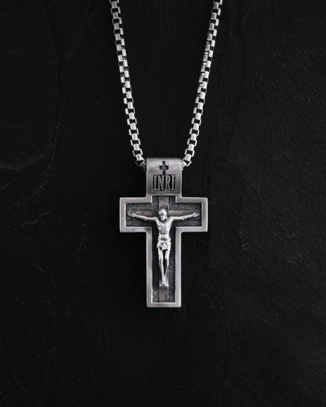 Srebrny krzyż THE CRUCIFIXION OF JESUS ​​CHRIST. PROTECTION