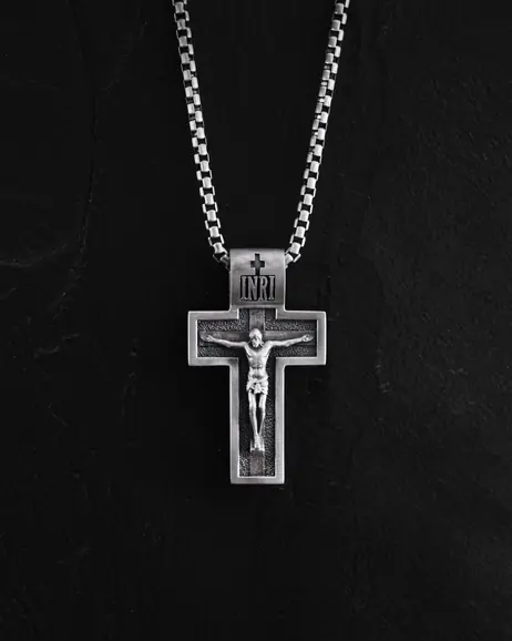 Srebrny krzyż THE CRUCIFIXION OF JESUS ​​CHRIST. PROTECTION