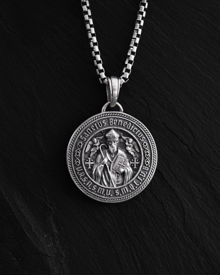 Srebrny wisiorek SANCTUS BENEDICTUS 2
