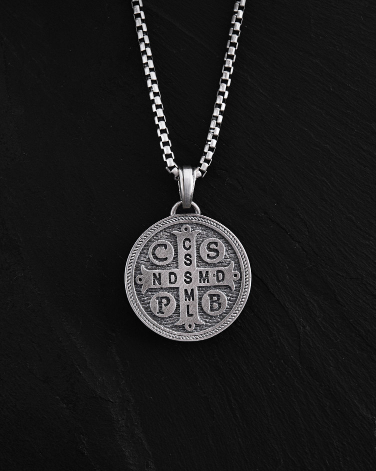 Srebrny wisiorek SANCTUS BENEDICTUS 3