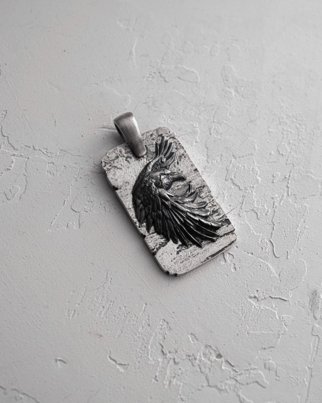Srebrny wisiorek RAVEN 4