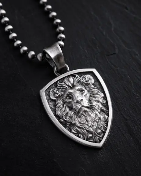 Srebrny wisiorek THE WISDOM OF THE LION 5