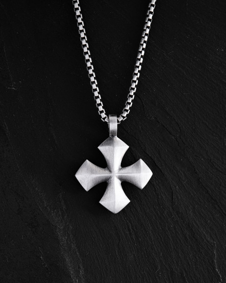 Srebrny wisiorek CROSS PATTÉE 2