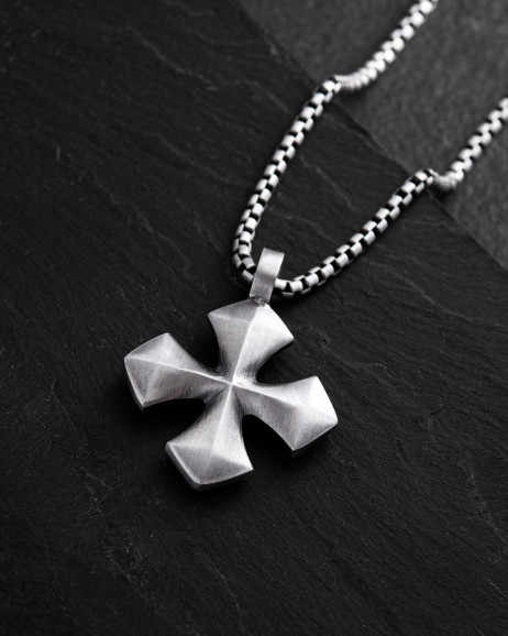 Srebrny wisiorek CROSS PATTÉE